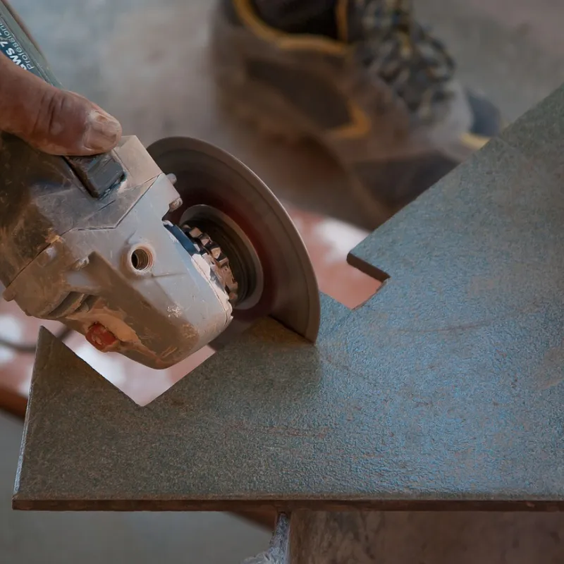 Corte en cerámica y porcelanato